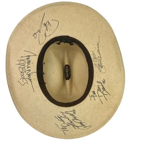Signierter Jugend-Cowboyhut BROOKS & DUNN JOHNNY GEHALTSSCHECK RICK TREVINO *KEIN ECHTHEITSZERTIFIKAT* - Bild 1 von 11