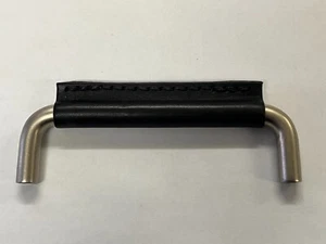 Turnstyle Designs 96mm D Handle Black Wing Leather Satin Chrome Drawer Handle - Picture 1 of 7
