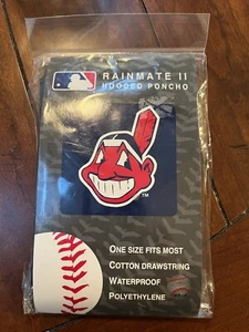Poncho con capucha Rainmate II de colección Chief Wahoo Cleveland Indians Rainwear NUEVO - Imagen 1 de 2
