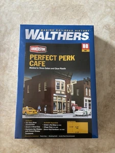 Walthers Cornerstone 933-3468 Scala HO Perfetto Perk Cafe Kit - Foto 1 di 2