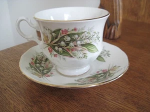 Vintage Royal Vale Bone China England Teetasse & Untertasse Maiglöckchen - Bild 1 von 9
