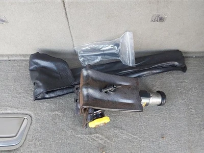 ESCALADE  2016 Jack 3015727 - Image 1 of 4