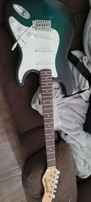 guitarras eléctricas usadas a la venta Foto 1 de 3