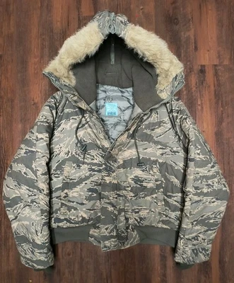 US Military Dakota Outerwear N2B ABU Camo Bomber Parka Fur Trim Split Hood Sz M - Image 1 of 4