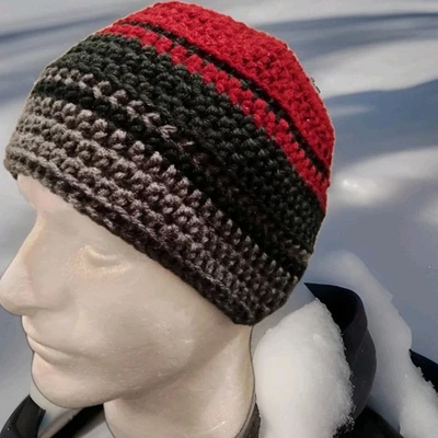 Mens New Striped Crochet Beanie/Skullcap Snug Fit 56cm Size Lg Burgundy Gray Blk - Image 1 of 4
