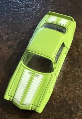 1999 Johnny lightning GREEN CHEVY CAMARO Thunderjets 500 Pull Back CAR SNAP BODY - Image 1 of 2