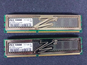 Kit OCZ PC-10666 CL9 4GB - OCZ3G1333LV4GK serie Gold - Foto 1 di 1