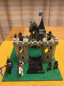 Vintage Lego Set 6074 - Black Falcon's Fortress - 99% Complete - Very Good Cond