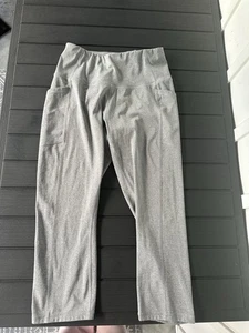 Women's M High-Waisted Cargo Leggings - All in Motion Gray Heather NWT - Picture 1 of 4