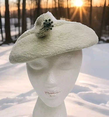 De Colección Sombrero de Hadas Whimsey Verde Terciopelo Suave Hecho en Francia Estrás Arcos Foto 1 de 4