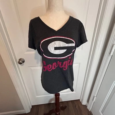 Camiseta Georgia Bulldogs Feminina Decote V Grande Cinza Manga Curta Gráfica - Imagem 1 de 4