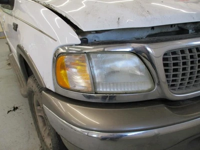 Conjunto de luz de estacionamiento/señal de giro usado se adapta a: Ford Expedition Park Lamp-T 2002 Foto 1 de 4