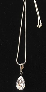 Tropfen Anhänger mit klarem Swarovski Kristall an einem 18 Zoll Seil Kette  - Bild 1 von 3