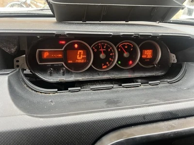 2011 年 SCION XB 速度表簇 Oem 148k — 第 1/2 张图片