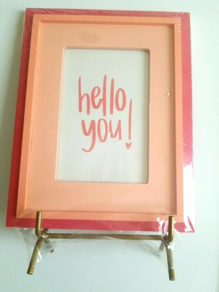 Marco de fotos y soporte coral y dorado "Hello You" habitación de niñas, oficina, dormitorio, etc. Foto 1 de 4