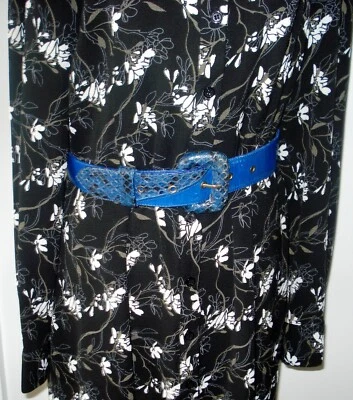 Cinturón Mujer Azul Real con Detalles de Cuero Serpiente en Hebilla y en el Extremo Foto 1 de 4