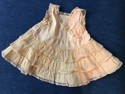 Vestido sin mangas vintage amarillo de nailon con encaje círculo completo para niña Foto 1 de 3