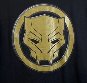 Camiseta Marvel Para Hombre Pantera Negra Oro Logo Gráfico Pequeña - Imagen 1 de 6