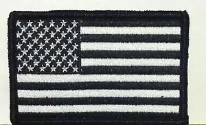 Bandiera americana toppa ferro USA bianco nero emblema morale militare bordo nero - Foto 1 di 1