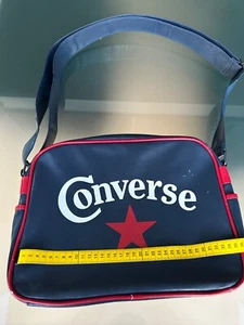 Schicke  Orig. Converse Schulter-/Umhängetasche in dunkelblau mit Schulterriemen - Bild 1 von 13