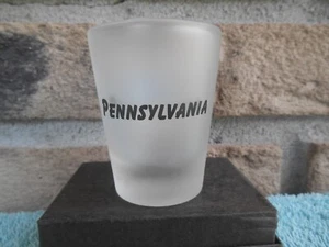 PENNSYLVANIA SOUVENIR SHOT GLASS. FROSTED. - Imagen 1 de 9