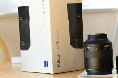 Zeiss Milvus 85 mm f/1,4 casi como nuevo Foto 1 de 4