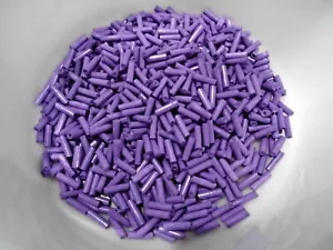 Glass Baking Paint Bugle Bead, Medium Purple, 6-6.5x2mm, Hole 0.8mm, 25 grams. - Bild 1 von 2