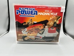 Captain Power Magnacycle MIB in Acrylic Case - Bild 1 von 9