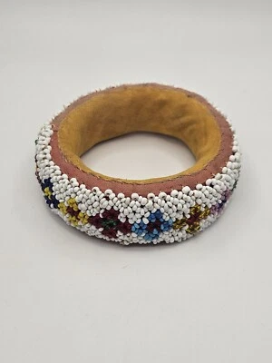 Anillo redondo de tela vintage soporte para maceta original antiguo hecho a mano cuentas florales trabajo Foto 1 de 4