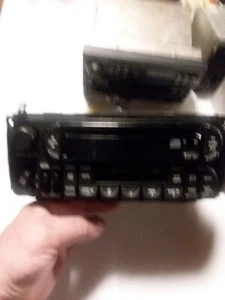 Pre Owned OEM DODGE Early 2000's Jeep CD Stereo AM/FM/Casette - Bild 1 von 3