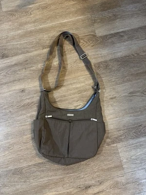 Bandolera Baggallini Everywhere, marrón Foto 1 de 4