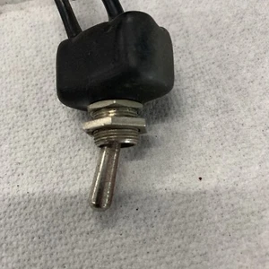 Peterbilt 379 dash switch used single - Picture 1 of 3