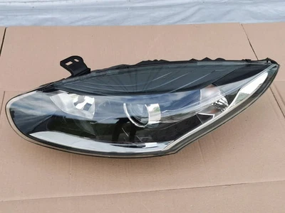 Frontscheinwerfer Renault Megane III 260609865R Ein Stück (Rechts oder Links) - Bild 1 von 4