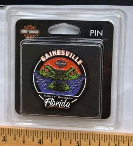 VERSIEGELT Harley-Davidson Cycles Gainesville Florida Gator Händler Sammlerstück Pin - Bild 1 von 2