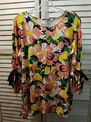 Blusa feminina Avon tamanho XL multicolorida floral laços elásticos ilhós fendas laterais - Imagem 1 de 4
