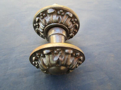 Poignée rosace ronde fixe ancienne fonte décoré BF 60 porte d'entrée  - Photo 1/4