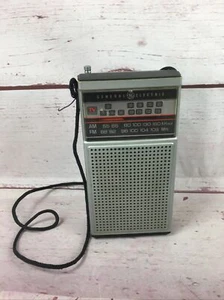 VINTAGE GENERAL ELECTRIC AM/FM TRANSISTOR RADIO MODEL 7-2924A PARTS ONLY REPAIR - Picture 1 of 12