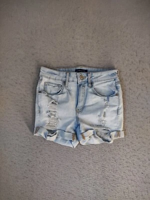 Pantalones cortos Aeropostale para mujer 2 tiro alto midi desgastados lavado medio denim con puños Foto 1 de 4