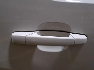 Manija de puerta trasera exterior exterior lado pasajero Rh Yukon Sku #4052486 2008 Foto 1 de 4