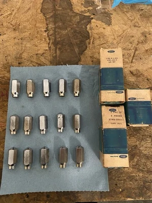 Ford Mustang Shelby 1967 1968 1969 tuercas nuevas de stock S7MS-1012-D Foto 1 de 4