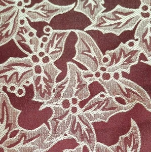 Croscill Elegant Brocade Christmas Red/Gold Holly Oblong Tablecloth 60" x 84" - Picture 1 of 4