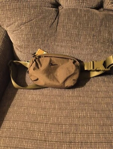 NIKE RUNNING WaistPack Fanny pack Belt bag O/S OLIVE NEW AUTHENTIC - Picture 1 of 2