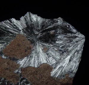 PIROLUSITA - hermosos cristales brillantes en matriz --- Mina Imini de Marruecos /pj879 - Imagen 1 de 11