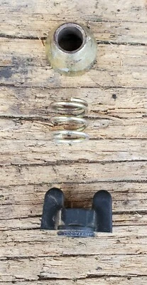 Buje Cub Cadet serie 2000 948-3055 tuerca de ala 712-3087 resorte 932-0334 Foto 1 de 2