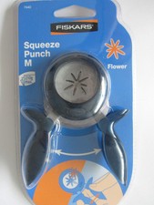 Fiskars Squeeze Punch Flower Medium