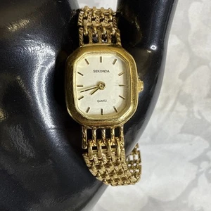 Small Slim Wrist Size Vintage Sekonda Watch, Oval Dial, Gold Bracelet - Picture 1 of 3