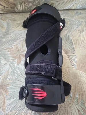Ossur The Unloader Express DFS Osteoarthritis Knee Brace Left Black Washable (7) - Image 1 of 4