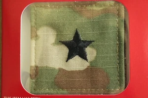 US ARMY GI MULTICAM OCP O-7 BG HOOK BACK CAMOUFLAGE CAMO UNIFORM RANK PATCH - Picture 1 of 5