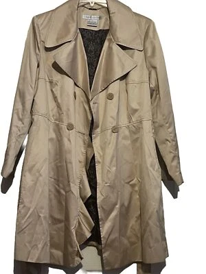 Abrigo de lluvia Larry Levine para mujer invierno otoño resistente al agua con volantes plus 2X Foto 1 de 4