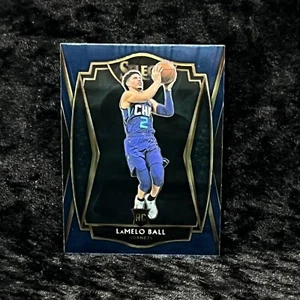 Avispones 2020-21 Select LaMelo Ball Premier Level azul minorista radiocontrol #183 - Imagen 1 de 2